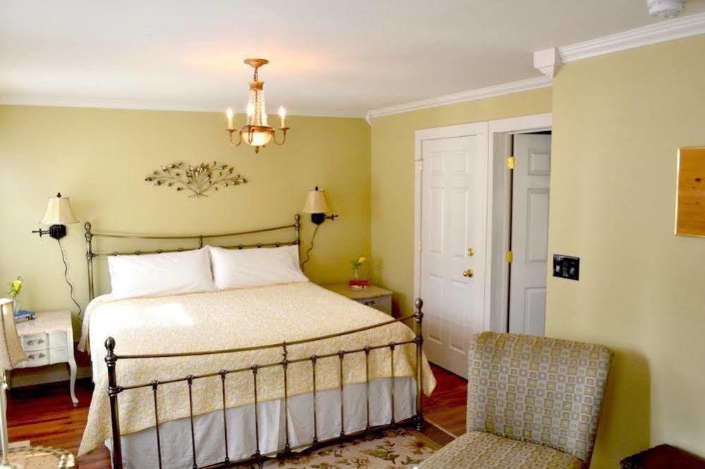 The Bell House Inn Glens Falls Eksteriør bilde